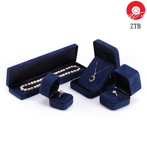 ZTB-100 Recyclable iron jewelry display box laminated by flannel
