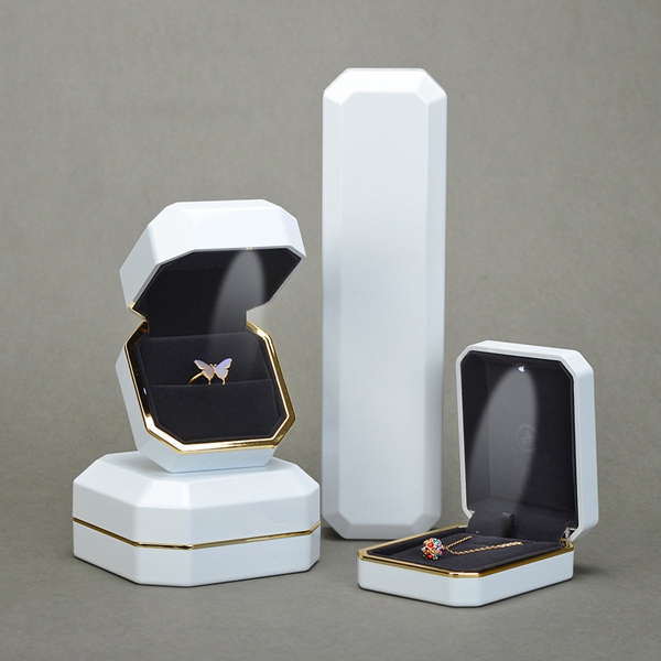 DH-002  plastic painted jewelry box with LED light
