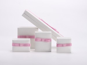 ZTB-110 plastic hinged jewelry box with ribbon