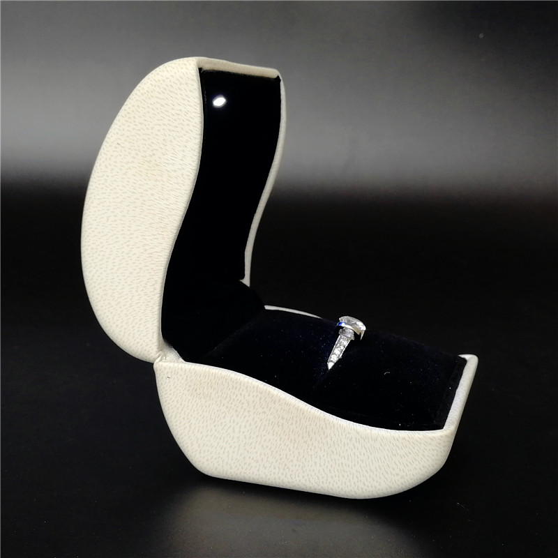 ZTB-031A2  white color PU leather  LED light up ring storage box for proposal and engagement