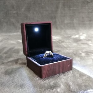 ZTB-014-B wooden finishing surface plastic jewelry ring gift box with LED light